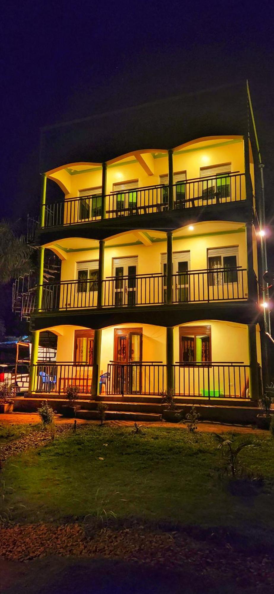 Lights Of Kazinga Orphanage And Homestay Rubirizi 외부 사진
